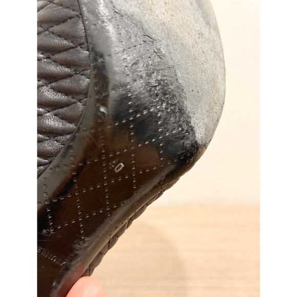 Chanel Leather Block Heel Cap Toe Quilted Ankle Booties Black Women's Size EU 40 - Picture 8 of 9